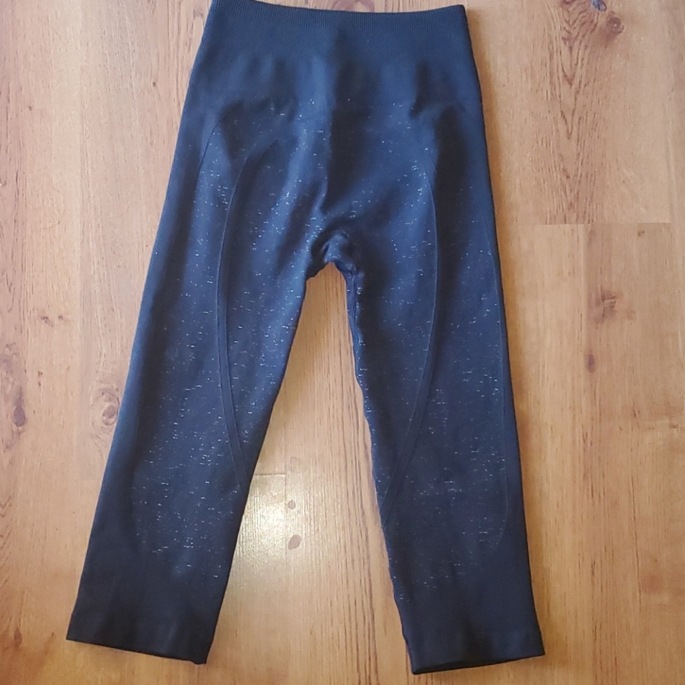 Lululemon athletica cropped leggings - Picture 3 of 5